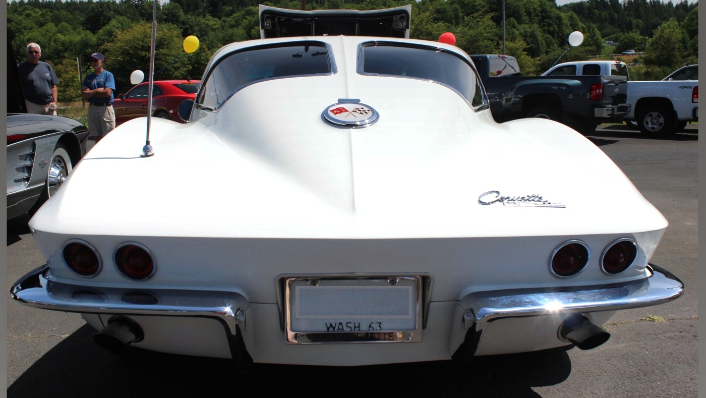 Click to Enlarge-Esc to Close Corvette Generations/C2/C2 1963 Ermine White rear view.jpg